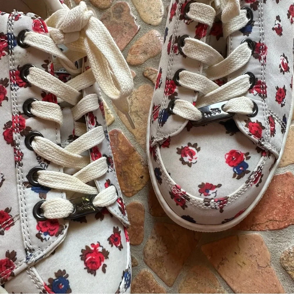 Coach NWT floral sneakers 8.5 - Picture 3 of 8